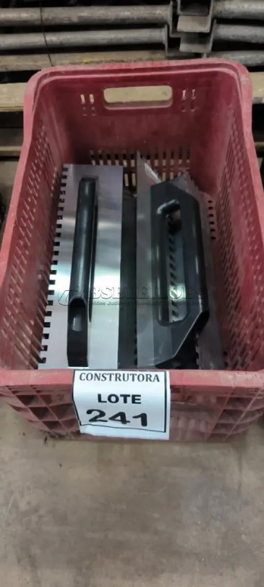 LOTE 241 - 06 DESENPENADEIRAS DE AÇO 48CM DENTADAS 10X10MM. (CAIXA ORGANIZADORA NAO INCLUSA) (NO ESTADO) ATENÇÃO! FAZER A VISITAÇÃO ANTES DE ARREMATAR, NÃO SABEMOS SE FUNCIONA, LEILÃO NÃO TEM GARANTIA E NEM DEVOLUÇÃO, SUJEITO A POSSÍVEIS AVARIAS VISÍVEIS/OCULTAS E/OU AUSÊNCIA DE COMPONENTES.