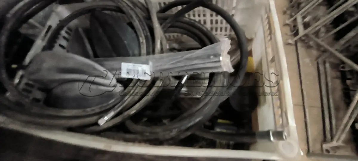 LOTE 290 - 01 LOTE COM ESTANHO E PASTA PARA SOLDA. (CAIXA ORGANIZADORA NAO INCLUSA) (NO ESTADO) ATENÇÃO! FAZER A VISITAÇÃO ANTES DE ARREMATAR, NÃO SABEMOS SE FUNCIONA, LEILÃO NÃO TEM GARANTIA E NEM DEVOLUÇÃO, SUJEITO A POSSÍVEIS AVARIAS VISÍVEIS/OCULTAS E/OU AUSÊNCIA DE COMPONENTES.