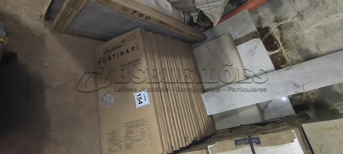 LOTE 154 - 23 CAIXAS COM CERÃMICAS/PORCELANATO PORTINARI 43,7X87,7 RETIFICADO SIDES HD CONCRETO. (NO ESTADO) ATENÇÃO! FAZER A VISITAÇÃO ANTES DE ARREMATAR, NÃO SABEMOS SE FUNCIONA, LEILÃO NÃO TEM GARANTIA E NEM DEVOLUÇÃO, SUJEITO A POSSÍVEIS AVARIAS VISÍVEIS/OCULTAS E/OU AUSÊNCIA DE COMPONENTES.