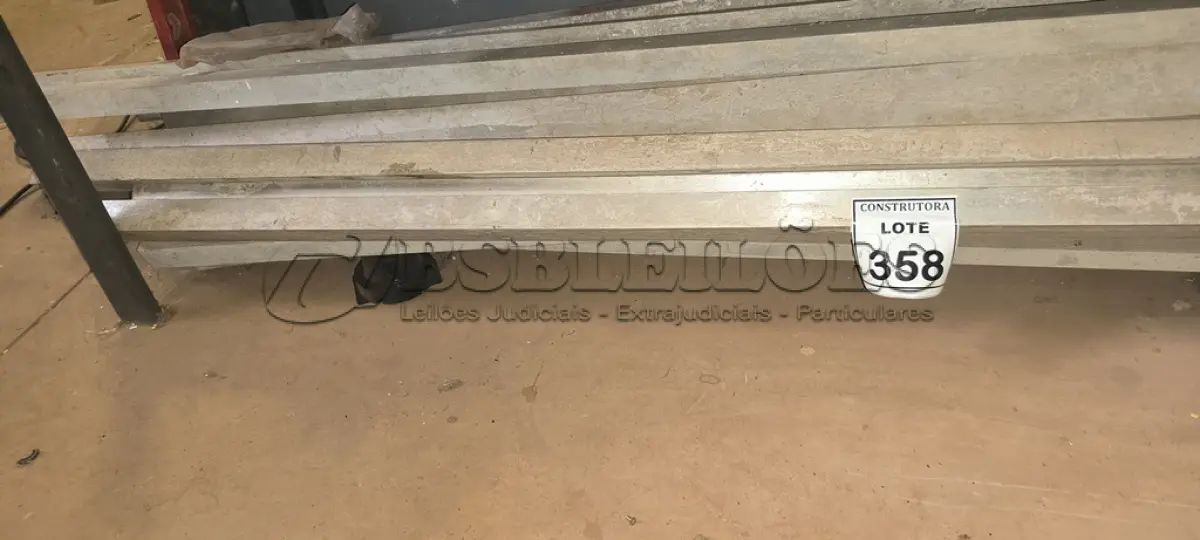 LOTE 358 - 01 LOTE COM RÉGUAS EM ALUMÍNIO TAMANHOS DIVERSOS. (NO ESTADO) ATENÇÃO! FAZER A VISITAÇÃO ANTES DE ARREMATAR, NÃO SABEMOS SE FUNCIONA, LEILÃO NÃO TEM GARANTIA E NEM DEVOLUÇÃO, SUJEITO A POSSÍVEIS AVARIAS VISÍVEIS/OCULTAS E/OU AUSÊNCIA DE COMPONENTES.