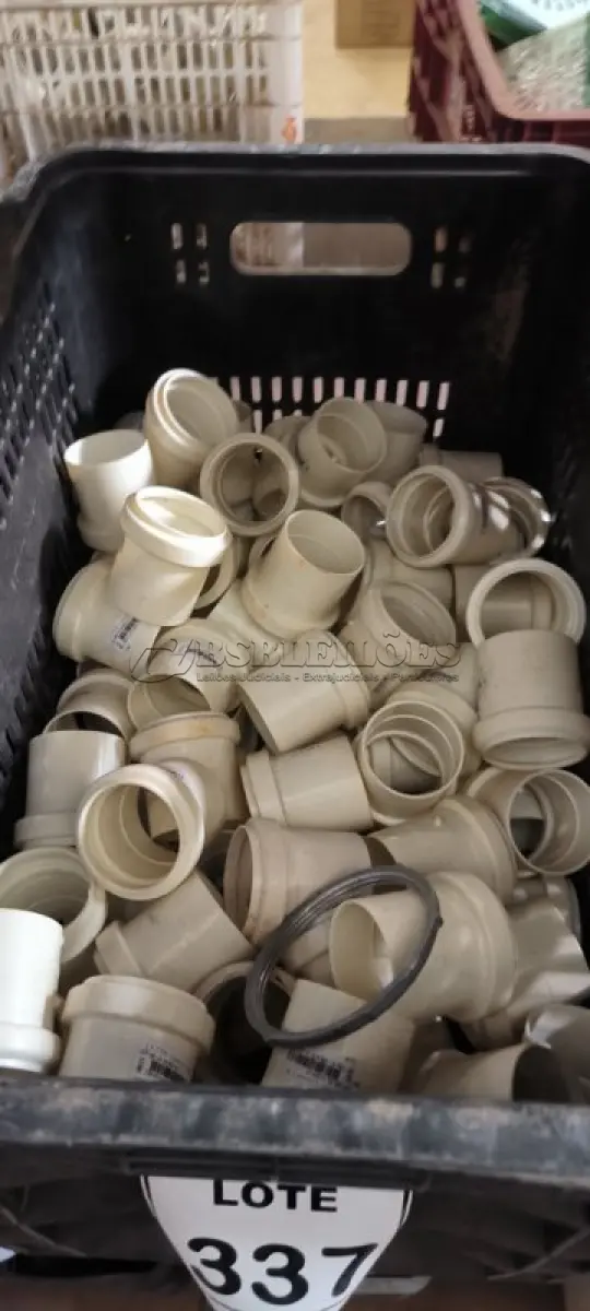 LOTE 337 - 01 LOTE COM LUVAS SIMPLES DN 50 PARA ESGOTO. (CAIXA ORGANIZADORA NAO INCLUSA) (NO ESTADO) ATENÇÃO! FAZER A VISITAÇÃO ANTES DE ARREMATAR, NÃO SABEMOS SE FUNCIONA, LEILÃO NÃO TEM GARANTIA E NEM DEVOLUÇÃO, SUJEITO A POSSÍVEIS AVARIAS VISÍVEIS/OCULTAS E/OU AUSÊNCIA DE COMPONENTES.