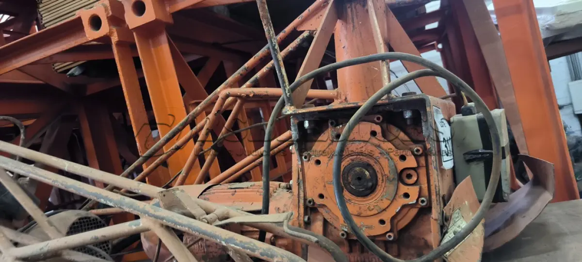LOTE 310 - 01 GUINCHO ELÉTRICO TRIFÁSICO. (NO ESTADO) ATENÇÃO! FAZER A VISITAÇÃO ANTES DE ARREMATAR, NÃO SABEMOS SE FUNCIONA, LEILÃO NÃO TEM GARANTIA E NEM DEVOLUÇÃO, SUJEITO A POSSÍVEIS AVARIAS VISÍVEIS/OCULTAS E/OU AUSÊNCIA DE COMPONENTES.