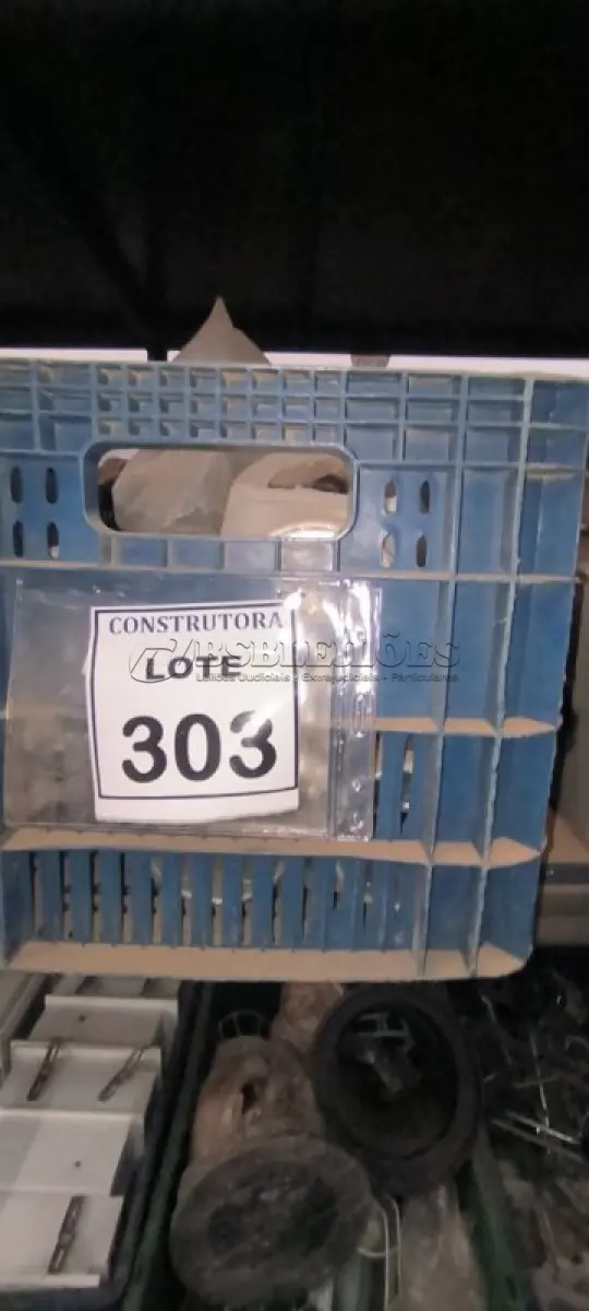 LOTE 303 - 01 LOTE COM CAIXAS DE CONDULETES. (CAIXA ORGANIZADORA NAO INCLUSA) (NO ESTADO) ATENÇÃO! FAZER A VISITAÇÃO ANTES DE ARREMATAR, NÃO SABEMOS SE FUNCIONA, LEILÃO NÃO TEM GARANTIA E NEM DEVOLUÇÃO, SUJEITO A POSSÍVEIS AVARIAS VISÍVEIS/OCULTAS E/OU AUSÊNCIA DE COMPONENTES.