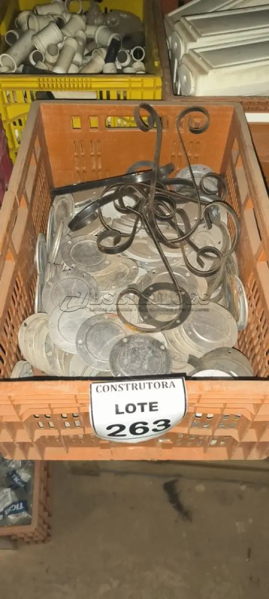 LOTE 263 - 01 LOTE COM TAMPAS REDONDAS PARA CAIXA DE PASSAGEM. (CAIXA ORGANIZADORA NAO INCLUSA) (NO ESTADO) ATENÇÃO! FAZER A VISITAÇÃO ANTES DE ARREMATAR, NÃO SABEMOS SE FUNCIONA, LEILÃO NÃO TEM GARANTIA E NEM DEVOLUÇÃO, SUJEITO A POSSÍVEIS AVARIAS VISÍVEIS/OCULTAS E/OU AUSÊNCIA DE COMPONENTES.
