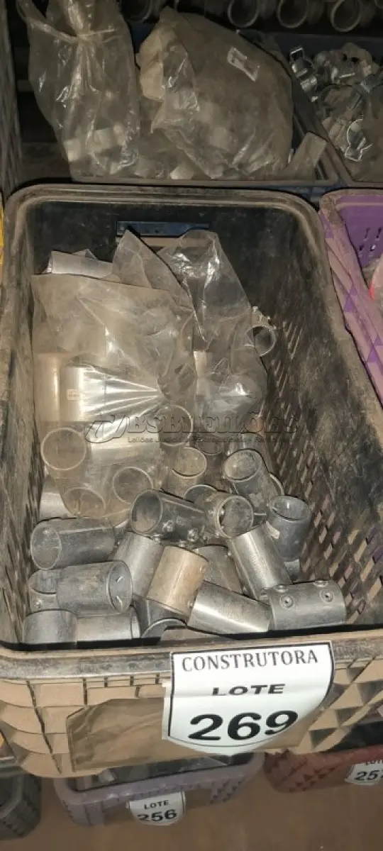 LOTE 269 - 01 LOTE COM LUVAS DE EMENDA ZINCADA. (CAIXA ORGANIZADORA NAO INCLUSA) (NO ESTADO) ATENÇÃO! FAZER A VISITAÇÃO ANTES DE ARREMATAR, NÃO SABEMOS SE FUNCIONA, LEILÃO NÃO TEM GARANTIA E NEM DEVOLUÇÃO, SUJEITO A POSSÍVEIS AVARIAS VISÍVEIS/OCULTAS E/OU AUSÊNCIA DE COMPONENTES.