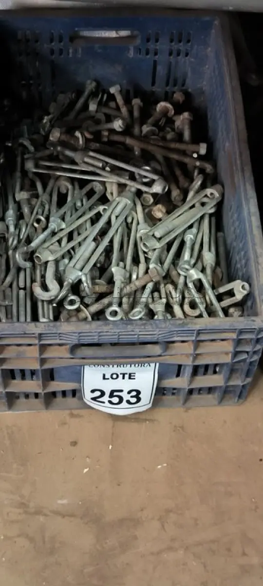 LOTE 253 - 01 LOTE COM ESTICADORES PARA CABOS. (CAIXA ORGANIZADORA NAO INCLUSA) (NO ESTADO) ATENÇÃO! FAZER A VISITAÇÃO ANTES DE ARREMATAR, NÃO SABEMOS SE FUNCIONA, LEILÃO NÃO TEM GARANTIA E NEM DEVOLUÇÃO, SUJEITO A POSSÍVEIS AVARIAS VISÍVEIS/OCULTAS E/OU AUSÊNCIA DE COMPONENTES.