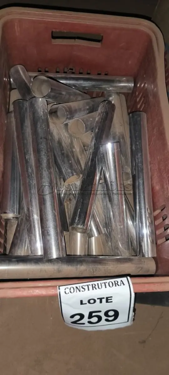 LOTE 259 - 01 LOTE COM TUBOS ZINCADOS PEQUENOS. (CAIXA ORGANIZADORA NAO INCLUSA) (NO ESTADO) ATENÇÃO! FAZER A VISITAÇÃO ANTES DE ARREMATAR, NÃO SABEMOS SE FUNCIONA, LEILÃO NÃO TEM GARANTIA E NEM DEVOLUÇÃO, SUJEITO A POSSÍVEIS AVARIAS VISÍVEIS/OCULTAS E/OU AUSÊNCIA DE COMPONENTES.