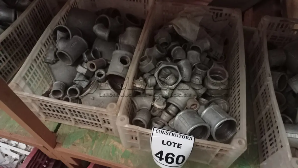 LOTE 460 - 01 LOTE COM LUVAS DE REDUÇÃO EM FERRO GALVANIZADO 1,1/2. (NO ESTADO) ATENÇÃO! FAZER A VISITAÇÃO ANTES DE ARREMATAR, NÃO SABEMOS SE FUNCIONA, LEILÃO NÃO TEM GARANTIA E NEM DEVOLUÇÃO, SUJEITO A POSSÍVEIS AVARIAS VISÍVEIS/OCULTAS E/OU AUSÊNCIA DE COMPONENTES.