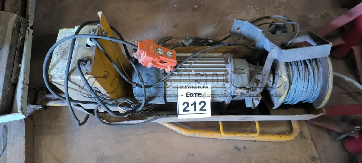 LOTE 212