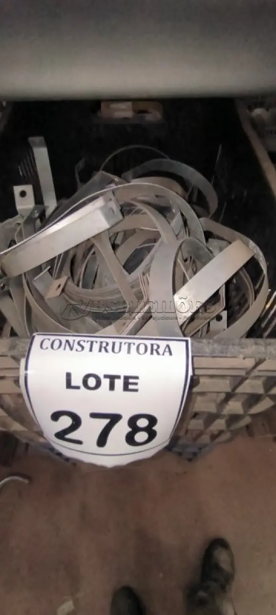 LOTE 278 - 01 LOTE COM ABRAÇADEIRAS TIPO GOTA. (CAIXA ORGANIZADORA NAO INCLUSA) (NO ESTADO) ATENÇÃO! FAZER A VISITAÇÃO ANTES DE ARREMATAR, NÃO SABEMOS SE FUNCIONA, LEILÃO NÃO TEM GARANTIA E NEM DEVOLUÇÃO, SUJEITO A POSSÍVEIS AVARIAS VISÍVEIS/OCULTAS E/OU AUSÊNCIA DE COMPONENTES.