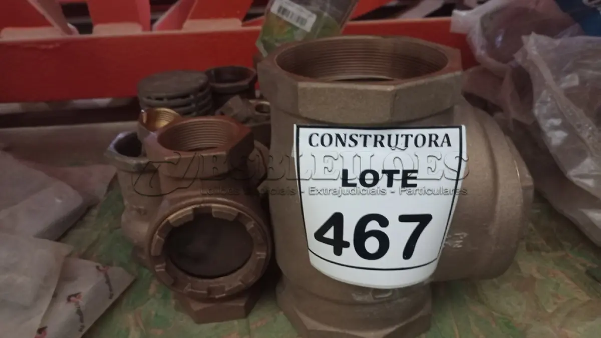 LOTE 467 - 01 LOTE COM TE COM VIDOR HIDRAULICO, TE DE INSPEÇÃO E VÁLVULA DE RETENÇÃO EM METAIS. (NO ESTADO) ATENÇÃO! FAZER A VISITAÇÃO ANTES DE ARREMATAR, NÃO SABEMOS SE FUNCIONA, LEILÃO NÃO TEM GARANTIA E NEM DEVOLUÇÃO, SUJEITO A POSSÍVEIS AVARIAS VISÍVEIS/OCULTAS E/OU AUSÊNCIA DE COMPONENTES.