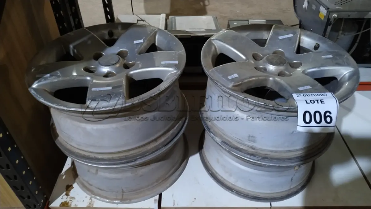 LOTE 006 - 04 RODAS DE CARRO MITSUBISHI ARO 16 5X114. (NO ESTADO) ATENÇÃO! FAZER A VISITAÇÃO ANTES DE ARREMATAR, NÃO SABEMOS SE FUNCIONA, LEILÃO NÃO TEM GARANTIA E NEM DEVOLUÇÃO, SUJEITO A POSSÍVEIS AVARIAS VISÍVEIS/OCULTAS E/OU AUSÊNCIA DE COMPONENTES.
