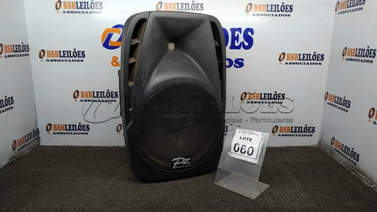 LOTE 060 - 01 CAIXA DE SOM MARCA PZ PRO ÁUDIO. (NO ESTADO) ATENÇÃO! FAZER A VISITAÇÃO ANTES DE ARREMATAR, NÃO SABEMOS SE FUNCIONA. LEILÃO NÃO TEM GARANTIA E NEM DEVOLUÇÃO, SUJEITO A POSSÍVEIS AVARIAS VISÍVEIS/OCULTAS E/OU AUSÊNCIA DE COMPONENTES