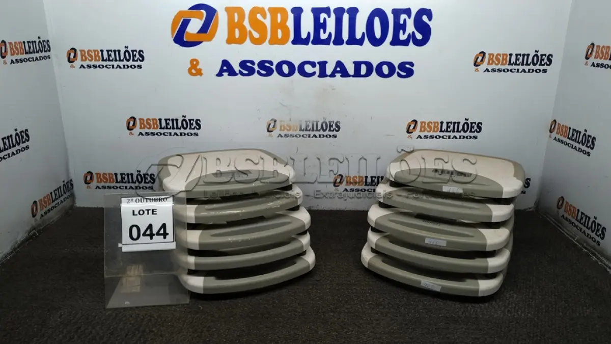 LOTE 044 - 05 BALANÇAS CORPORAIS MARCA PLENNA. (NO ESTADO) ATENÇÃO! FAZER A VISITAÇÃO ANTES DE ARREMATAR, NÃO SABEMOS SE FUNCIONA, LEILÃO NÃO TEM GARANTIA E NEM DEVOLUÇÃO, SUJEITO A POSSÍVEIS AVARIAS VISÍVEIS/OCULTAS E/OU AUSÊNCIA DE COMPONENTES.