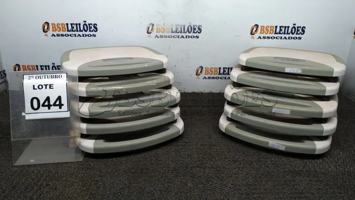 LOTE 044 - 05 BALANÇAS CORPORAIS MARCA PLENNA. (NO ESTADO) ATENÇÃO! FAZER A VISITAÇÃO ANTES DE ARREMATAR, NÃO SABEMOS SE FUNCIONA, LEILÃO NÃO TEM GARANTIA E NEM DEVOLUÇÃO, SUJEITO A POSSÍVEIS AVARIAS VISÍVEIS/OCULTAS E/OU AUSÊNCIA DE COMPONENTES.
