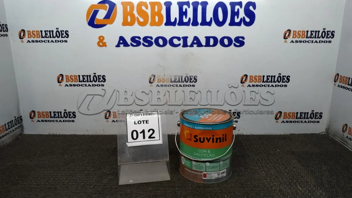 LOTE 012 - 01 LATA DE ESMALTE SINTÉTICO COM 3,6L NA COR BRILHANTE VERMELHO MARCA SUVINIL. (NO ESTADO) ATENÇÃO! FAZER A VISITAÇÃO ANTES DE ARREMATAR, NÃO SABEMOS SE FUNCIONA, LEILÃO NÃO TEM GARANTIA E NEM DEVOLUÇÃO, SUJEITO A POSSÍVEIS AVARIAS VISÍVEIS/OCULTAS E/OU AUSÊNCIA DE COMPONENTES.