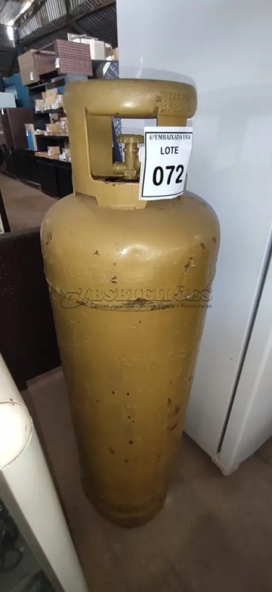 LOTE 072 - 01 BOTIJÃO DE GÁS VAZIO P45. (NO ESTADO EM QUE SE ENCONTRA. SUJEITO A AVARIAS OCULTAS/VISÍVEIS.)