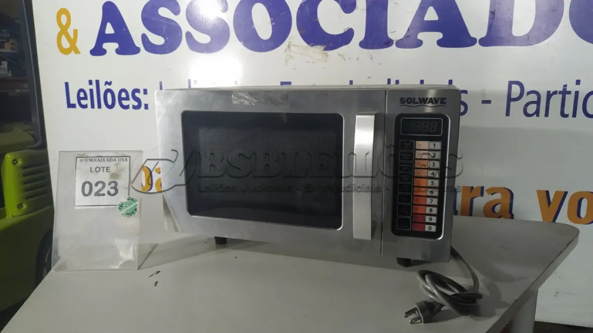 LOTE 023 - 01 MICROONDAS SOLWAVE 120VOLTS  . (NO ESTADO EM QUE SE ENCONTRA. SUJEITO A AVARIAS OCULTAS/VISÍVEIS.) AV 9352G.