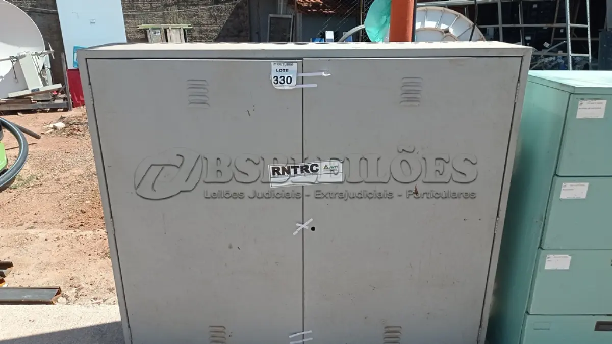 LOTE 330 - 01 CAIXA DE QUADRO ELÉTRICO PREDIAL. (NO ESTADO) ATENÇÃO! FAZER A VISITAÇÃO ANTES DE ARREMATAR, NÃO SABEMOS SE FUNCIONA, LEILÃO NÃO TEM GARANTIA E NEM DEVOLUÇÃO, SUJEITO A POSSÍVEIS AVARIAS VISÍVEIS/OCULTAS E/OU AUSÊNCIA DE COMPONENTES.