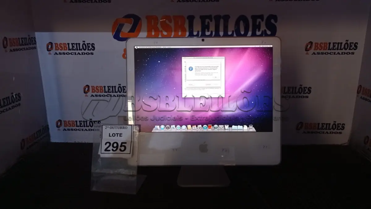 LOTE 295 - 01 IMAC APPLE. (NO ESTADO) ATENÇÃO! FAZER A VISITAÇÃO ANTES DE ARREMATAR, NÃO SABEMOS SE FUNCIONA, LEILÃO NÃO TEM GARANTIA E NEM DEVOLUÇÃO, SUJEITO A POSSÍVEIS AVARIAS VISÍVEIS/OCULTAS E/OU AUSÊNCIA DE COMPONENTES.