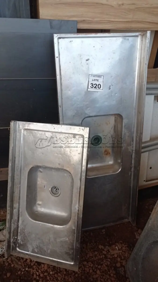 LOTE 320 - 02 PIAS EM INOX. (NO ESTADO) ATENÇÃO! FAZER A VISITAÇÃO ANTES DE ARREMATAR, NÃO SABEMOS SE FUNCIONA, LEILÃO NÃO TEM GARANTIA E NEM DEVOLUÇÃO, SUJEITO A POSSÍVEIS AVARIAS VISÍVEIS/OCULTAS E/OU AUSÊNCIA DE COMPONENTES.