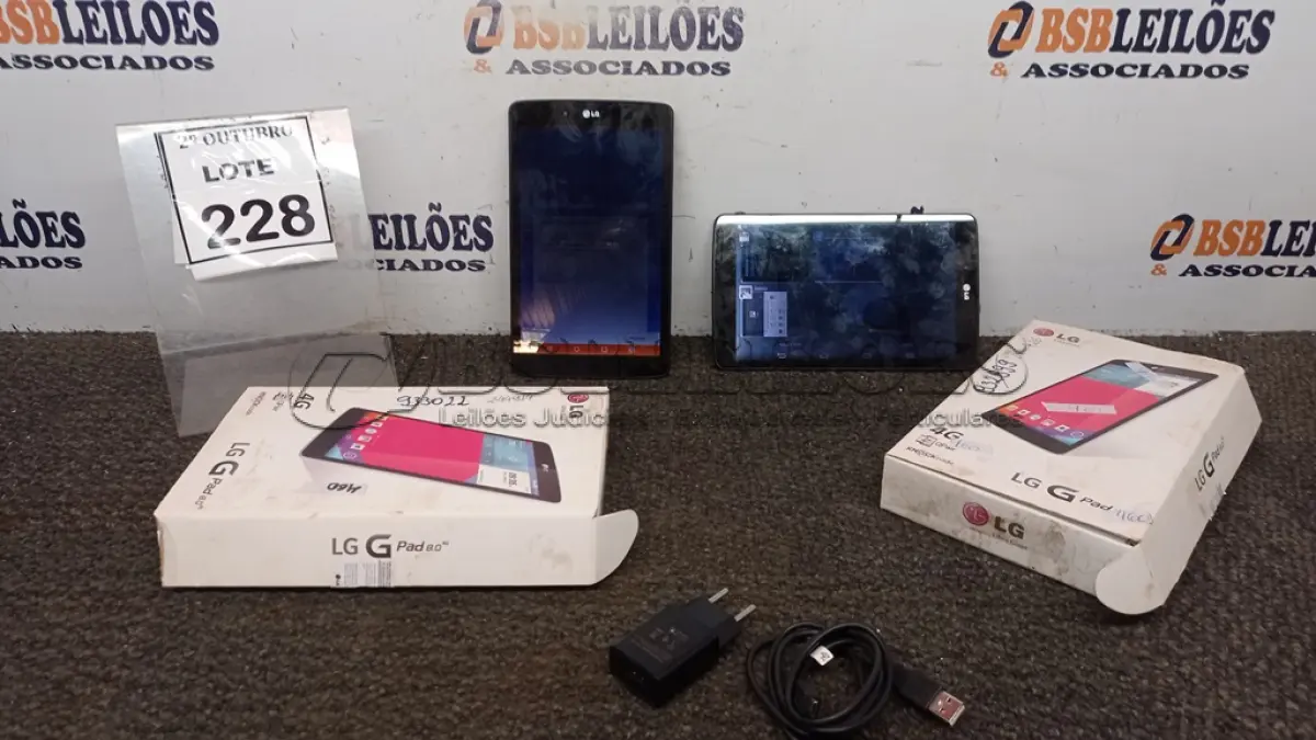 LOTE 228 - 02 TABLETS MODELO GPAD 8.0 4G MARCA LG. (NO ESTADO) ATENÇÃO! FAZER A VISITAÇÃO ANTES DE ARREMATAR, NÃO SABEMOS SE FUNCIONA, LEILÃO NÃO TEM GARANTIA E NEM DEVOLUÇÃO, SUJEITO A POSSÍVEIS AVARIAS VISÍVEIS/OCULTAS E/OU AUSÊNCIA DE COMPONENTES.