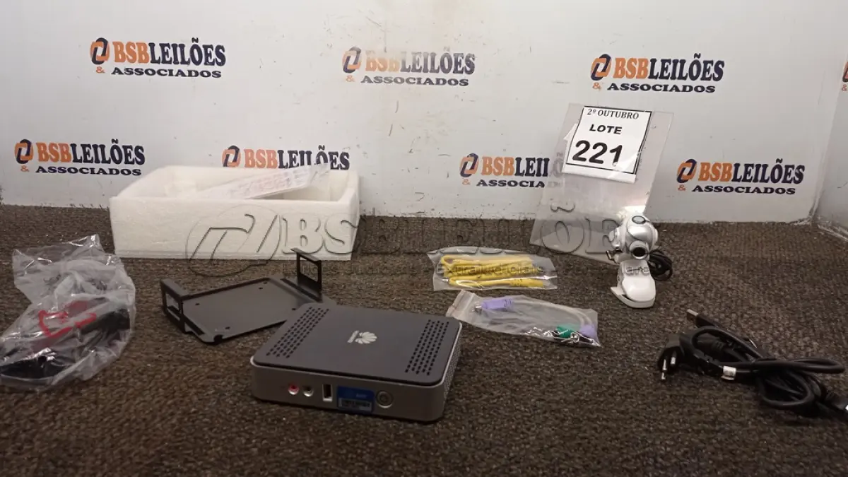 LOTE 221 - 01 MINI CPU COM CABOS WEB CAM. (NO ESTADO) ATENÇÃO! FAZER A VISITAÇÃO ANTES DE ARREMATAR, NÃO SABEMOS SE FUNCIONA, LEILÃO NÃO TEM GARANTIA E NEM DEVOLUÇÃO, SUJEITO A POSSÍVEIS AVARIAS VISÍVEIS/OCULTAS E/OU AUSÊNCIA DE COMPONENTES.