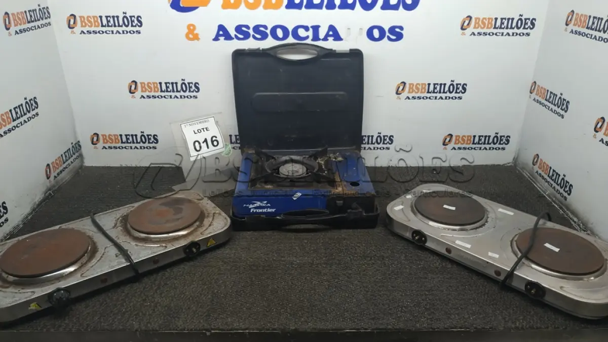 LOTE 016 - 03 FOGÕES ELÉTRICOS PORTÁTEIS MARCAS E MODELOS DIVERSOS. (NO ESTADO) ATENÇÃO! FAZER A VISITAÇÃO ANTES DE ARREMATAR, NÃO SABEMOS SE FUNCIONA, LEILÃO NÃO TEM GARANTIA E NEM DEVOLUÇÃO, SUJEITO A POSSÍVEIS AVARIAS VISÍVEIS/OCULTAS E/OU AUSÊNCIA DE COMPONENTES.