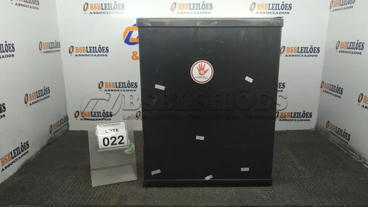 LOTE 022 - 01 FRIGOBAR. (NO ESTADO) ATENÇÃO! FAZER A VISITAÇÃO ANTES DE ARREMATAR, NÃO SABEMOS SE FUNCIONA, LEILÃO NÃO TEM GARANTIA E NEM DEVOLUÇÃO, SUJEITO A POSSÍVEIS AVARIAS VISÍVEIS/OCULTAS E/OU AUSÊNCIA DE COMPONENTES.
