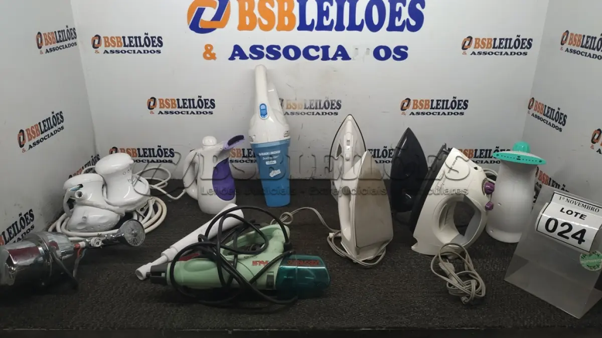 LOTE 024 - 04 FERROS DE PASSAR,01 ASPIRADORDE PÓ, 03 VAPORIZADORES DE ROUPAS E 03 CHUVEIROS. (NO ESTADO) ATENÇÃO! FAZER A VISITAÇÃO ANTES DE ARREMATAR, NÃO SABEMOS SE FUNCIONA, LEILÃO NÃO TEM GARANTIA E NEM DEVOLUÇÃO, SUJEITO A POSSÍVEIS AVARIAS VISÍVEIS/OCULTAS E/OU AUSÊNCIA DE COMPONENTES.