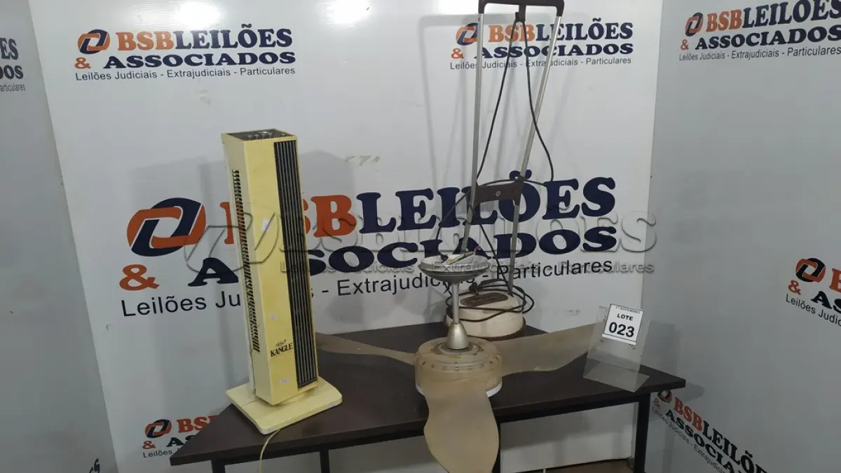 LOTE 023 - 01 ENCERADEIRA MARCA ELECTROLUX, 01 VENTILADOR DE TETO E 01 VENTILADOR TIPO TORRE MARCA KANGLE. (NO ESTADO) ATENÇÃO! FAZER A VISITAÇÃO ANTES DE ARREMATAR, NÃO SABEMOS SE FUNCIONA, LEILÃO NÃO TEM GARANTIA E NEM DEVOLUÇÃO, SUJEITO A POSSÍVEIS AVARIAS VISÍVEIS/OCULTAS E/OU AUSÊNCIA DE COMPONENTES.