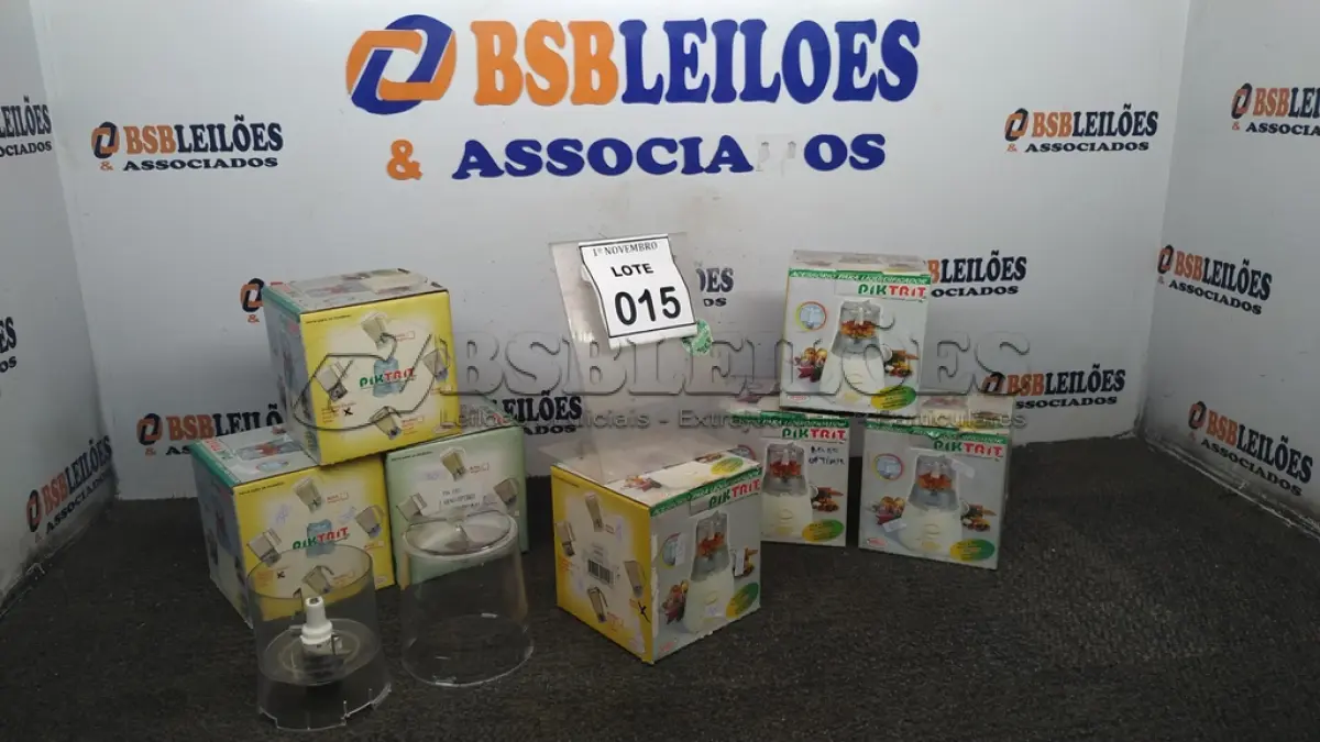 LOTE 015 - 07 ACESSÓRIOS PARA LIQUIDIFICADOR MARCA PIKTRIT. (NO ESTADO) ATENÇÃO! FAZER A VISITAÇÃO ANTES DE ARREMATAR, NÃO SABEMOS SE FUNCIONA, LEILÃO NÃO TEM GARANTIA E NEM DEVOLUÇÃO, SUJEITO A POSSÍVEIS AVARIAS VISÍVEIS/OCULTAS E/OU AUSÊNCIA DE COMPONENTES.