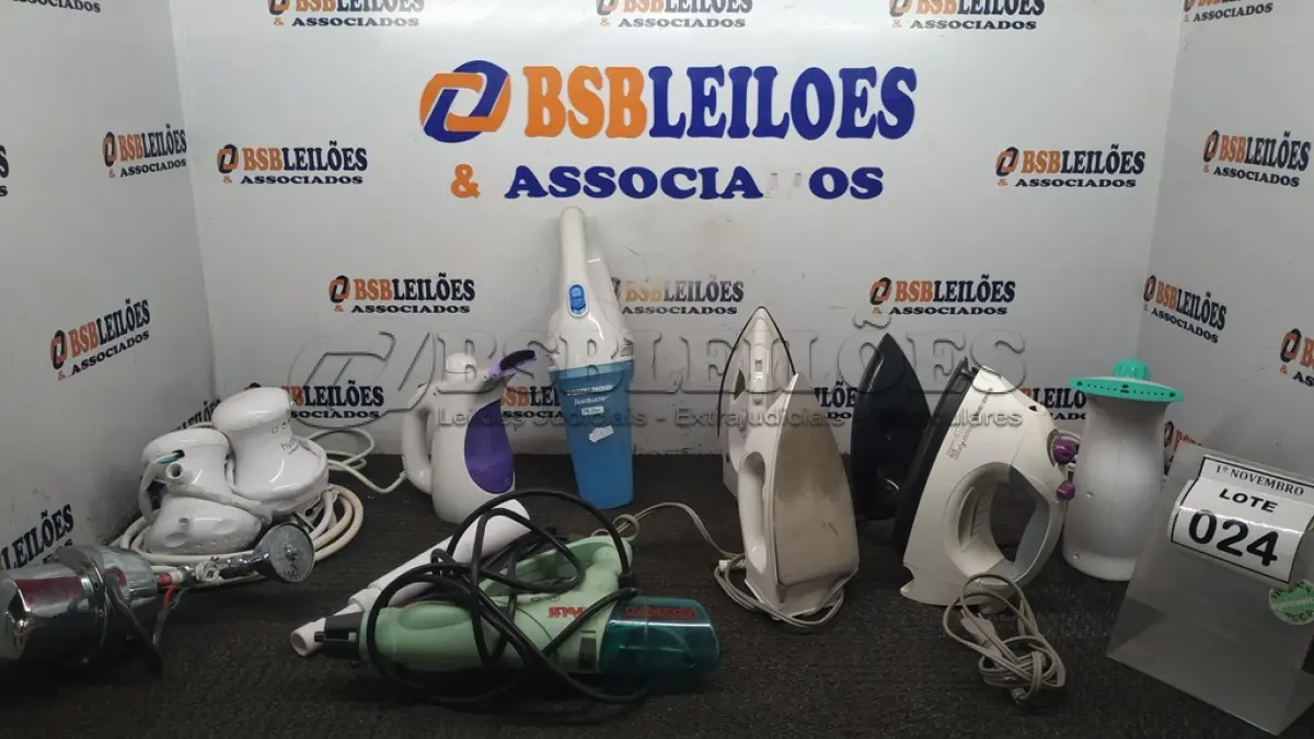 LOTE 024 - 04 FERROS DE PASSAR,01 ASPIRADORDE PÓ, 03 VAPORIZADORES DE ROUPAS E 03 CHUVEIROS. (NO ESTADO) ATENÇÃO! FAZER A VISITAÇÃO ANTES DE ARREMATAR, NÃO SABEMOS SE FUNCIONA, LEILÃO NÃO TEM GARANTIA E NEM DEVOLUÇÃO, SUJEITO A POSSÍVEIS AVARIAS VISÍVEIS/OCULTAS E/OU AUSÊNCIA DE COMPONENTES.