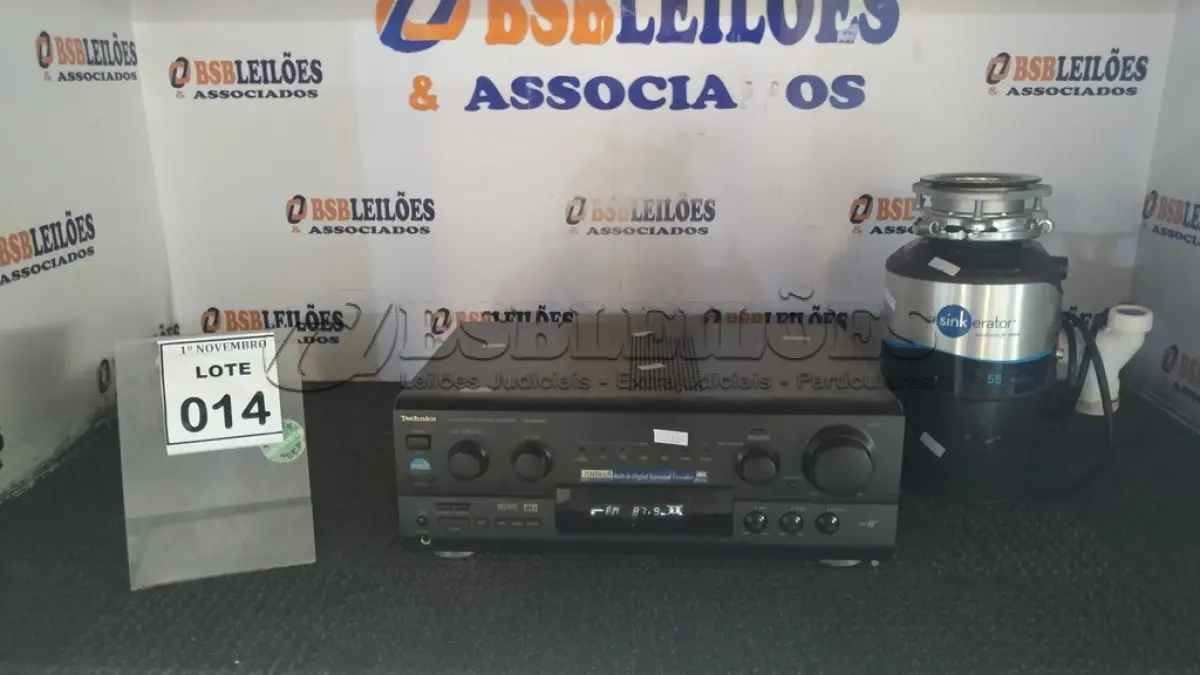 LOTE 014 - 01 RECEIVER MODELO AS-DX940 MARCA TECHNICS E 01 TRITURADOR DE RESÍDUOS. (NO ESTADO) ATENÇÃO! FAZER A VISITAÇÃO ANTES DE ARREMATAR, NÃO SABEMOS SE FUNCIONA, LEILÃO NÃO TEM GARANTIA E NEM DEVOLUÇÃO, SUJEITO A POSSÍVEIS AVARIAS VISÍVEIS/OCULTAS E/OU AUSÊNCIA DE COMPONENTES.