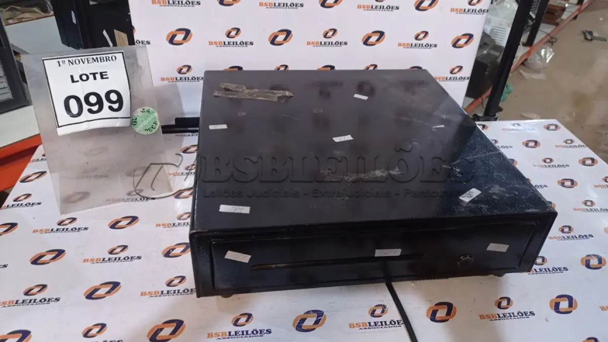 LOTE 099 - 01 GAVETA DE DINHEIRO. (NO ESTADO) ATENÇÃO! FAZER A VISITAÇÃO ANTES DE ARREMATAR, NÃO SABEMOS SE FUNCIONA, LEILÃO NÃO TEM GARANTIA E NEM DEVOLUÇÃO, SUJEITO A POSSÍVEIS AVARIAS VISÍVEIS/OCULTAS E/OU AUSÊNCIA DE COMPONENTES.