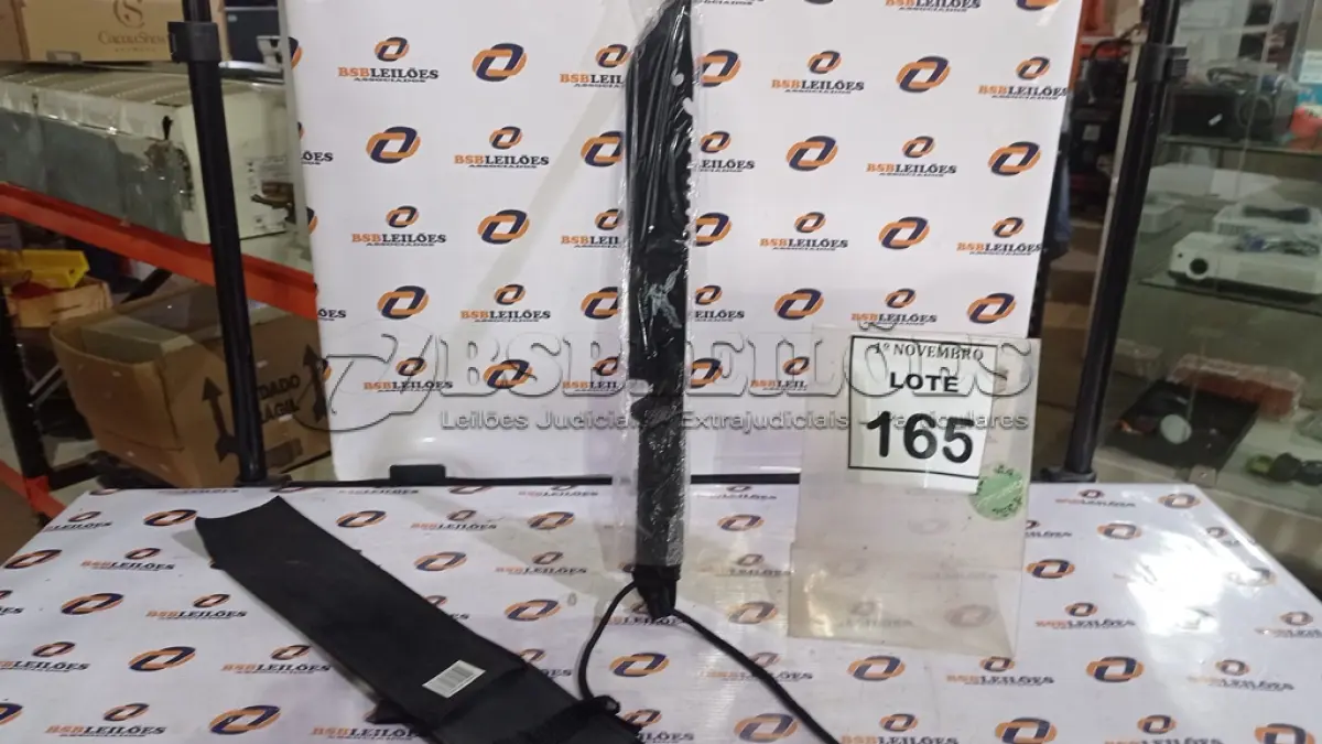 LOTE 165 - 01 FACÃO DO RAMBO IMPORTADA AÇO INOXIDÁVEL FULL TANG BAINHA DE NYLON TAMANHO TOTAL 50CM PESO 300G JÁ AFIADA. (NO ESTADO) ATENÇÃO! FAZER A VISITAÇÃO ANTES DE ARREMATAR, NÃO SABEMOS SE FUNCIONA, LEILÃO NÃO TEM GARANTIA E NEM DEVOLUÇÃO, SUJEITO A POSSÍVEIS AVARIAS VISÍVEIS/OCULTAS E/OU AUSÊNCIA DE COMPONENTES.