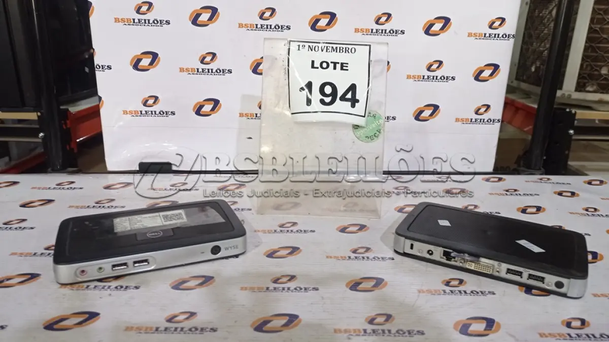 LOTE 194 - 02 MINIS CPU MARCA DELL. (NO ESTADO) ATENÇÃO! FAZER A VISITAÇÃO ANTES DE ARREMATAR, NÃO SABEMOS SE FUNCIONA, LEILÃO NÃO TEM GARANTIA E NEM DEVOLUÇÃO, SUJEITO A POSSÍVEIS AVARIAS VISÍVEIS/OCULTAS E/OU AUSÊNCIA DE COMPONENTES.