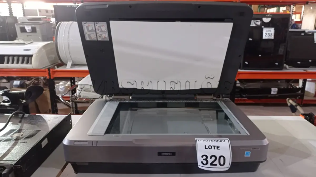 LOTE 320 - 01 SCANNER MARCA EPSON. (NO ESTADO) ATENÇÃO! FAZER A VISITAÇÃO ANTES DE ARREMATAR, NÃO SABEMOS SE FUNCIONA, LEILÃO NÃO TEM GARANTIA E NEM DEVOLUÇÃO, SUJEITO A POSSÍVEIS AVARIAS VISÍVEIS/OCULTAS E/OU AUSÊNCIA DE COMPONENTES.
