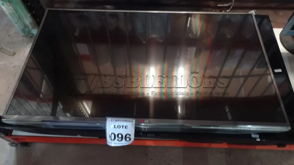 LOTE 096 - 01 TV LCD 42’’ MARCA LG E 01 TV LCD 48‘’ MARCA SAMSUNG. (NO ESTADO) ATENÇÃO! FAZER A VISITAÇÃO ANTES DE ARREMATAR, NÃO SABEMOS SE FUNCIONA, LEILÃO NÃO TEM GARANTIA E NEM DEVOLUÇÃO, SUJEITO A POSSÍVEIS AVARIAS VISÍVEIS/OCULTAS E/OU AUSÊNCIA DE COMPONENTES.