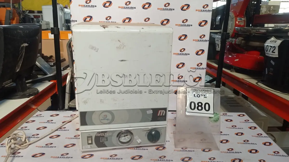 LOTE 080 - 01 ESTUFA PARA ESTERILIZAÇÃO E SECAGEM MARCA MASTER. (NO ESTADO) ATENÇÃO! FAZER A VISITAÇÃO ANTES DE ARREMATAR, NÃO SABEMOS SE FUNCIONA, LEILÃO NÃO TEM GARANTIA E NEM DEVOLUÇÃO, SUJEITO A POSSÍVEIS AVARIAS VISÍVEIS/OCULTAS E/OU AUSÊNCIA DE COMPONENTES.