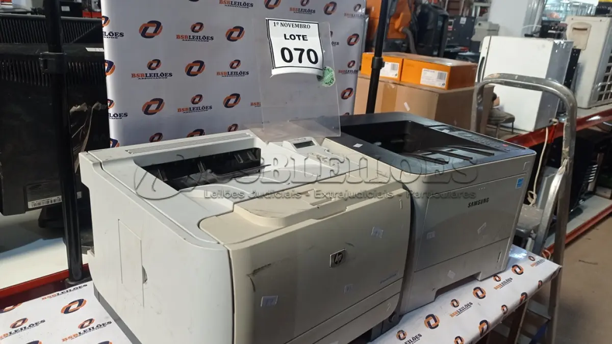 LOTE 070 - 02 IMPRESSORAS MARCAS HP E SAMSUNG. (NO ESTADO) ATENÇÃO! FAZER A VISITAÇÃO ANTES DE ARREMATAR, NÃO SABEMOS SE FUNCIONA, LEILÃO NÃO TEM GARANTIA E NEM DEVOLUÇÃO, SUJEITO A POSSÍVEIS AVARIAS VISÍVEIS/OCULTAS E/OU AUSÊNCIA DE COMPONENTES.