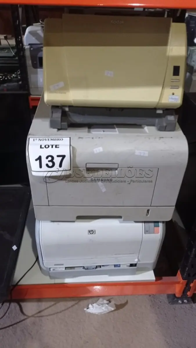 LOTE 137 - 02 IMPRESSORAS MARCAS SAMSUNG E HP E 01 SCANNER MARCA KODAK. (NO ESTADO) ATENÇÃO! FAZER A VISITAÇÃO ANTES DE ARREMATAR, NÃO SABEMOS SE FUNCIONA, LEILÃO NÃO TEM GARANTIA E NEM DEVOLUÇÃO, SUJEITO A POSSÍVEIS AVARIAS VISÍVEIS/OCULTAS E/OU AUSÊNCIA DE COMPONENTES.