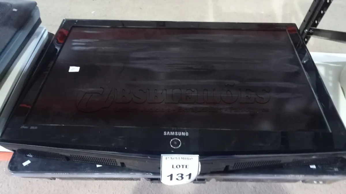 LOTE 131 - 01 TV LCD 40’’ MARCA SAMSUNG E 01 TV LCD 42’’ MARCA PHILIPS. (NO ESTADO) ATENÇÃO! FAZER A VISITAÇÃO ANTES DE ARREMATAR, NÃO SABEMOS SE FUNCIONA, LEILÃO NÃO TEM GARANTIA E NEM DEVOLUÇÃO, SUJEITO A POSSÍVEIS AVARIAS VISÍVEIS/OCULTAS E/OU AUSÊNCIA DE COMPONENTES.