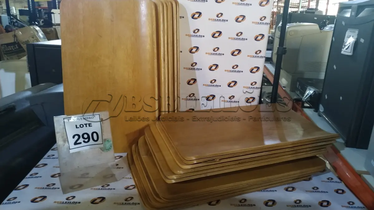 LOTE 290 - 20 PLACAS DE MADEIRA. (NO ESTADO) ATENÇÃO! FAZER A VISITAÇÃO ANTES DE ARREMATAR, NÃO SABEMOS SE FUNCIONA, LEILÃO NÃO TEM GARANTIA E NEM DEVOLUÇÃO, SUJEITO A POSSÍVEIS AVARIAS VISÍVEIS/OCULTAS E/OU AUSÊNCIA DE COMPONENTES.