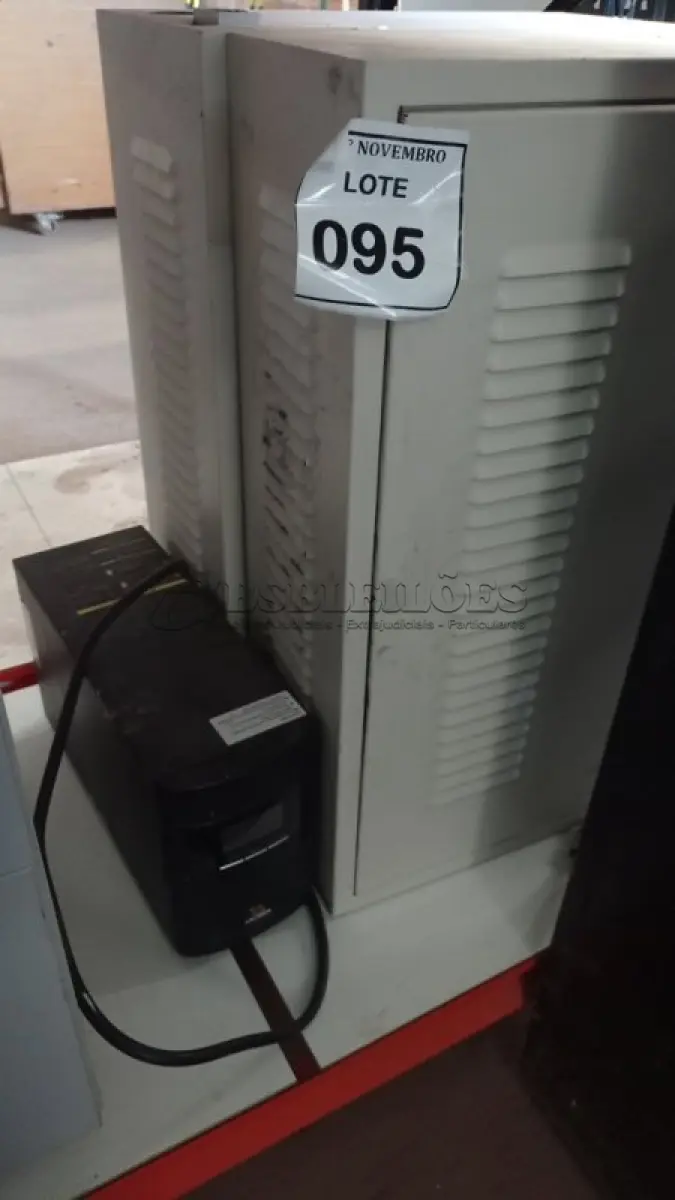 LOTE 095 - 02 BANCOS DE BATERIAS VAZIOS E 01 NOBREAK MARCA LACERDA. (NO ESTADO) ATENÇÃO! FAZER A VISITAÇÃO ANTES DE ARREMATAR, NÃO SABEMOS SE FUNCIONA, LEILÃO NÃO TEM GARANTIA E NEM DEVOLUÇÃO, SUJEITO A POSSÍVEIS AVARIAS VISÍVEIS/OCULTAS E/OU AUSÊNCIA DE COMPONENTES.