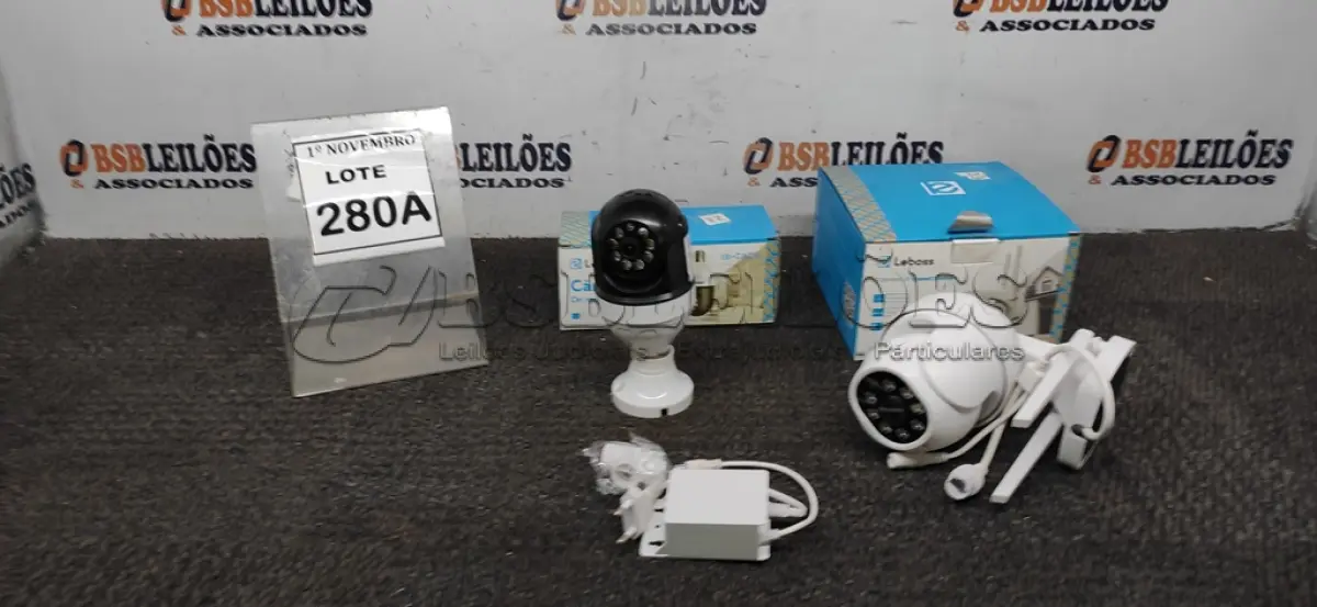 LOTE 280 - 01 CÂMERA INTERNA E 01 CÂMERA EXTERNA IP WI-FI APPS YOOSEE. (NO ESTADO) ATENÇÃO! FAZER A VISITAÇÃO ANTES DE ARREMATAR, NÃO SABEMOS SE FUNCIONA, LEILÃO NÃO TEM GARANTIA E NEM DEVOLUÇÃO, SUJEITO A POSSÍVEIS AVARIAS VISÍVEIS/OCULTAS E/OU AUSÊNCIA DE COMPONENTES.