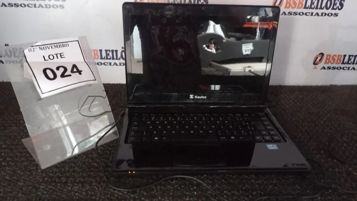 LOTE 024 - 01 NOTEBOOK MARCA ITAUTEC PARA RETIRADA DE PEÇAS. (NO ESTADO) ATENÇÃO! FAZER A VISITAÇÃO ANTES DE ARREMATAR, NÃO SABEMOS SE FUNCIONA, LEILÃO NÃO TEM GARANTIA E NEM DEVOLUÇÃO, SUJEITO A POSSÍVEIS AVARIAS VISÍVEIS/OCULTAS E/OU AUSÊNCIA DE COMPONENTES.