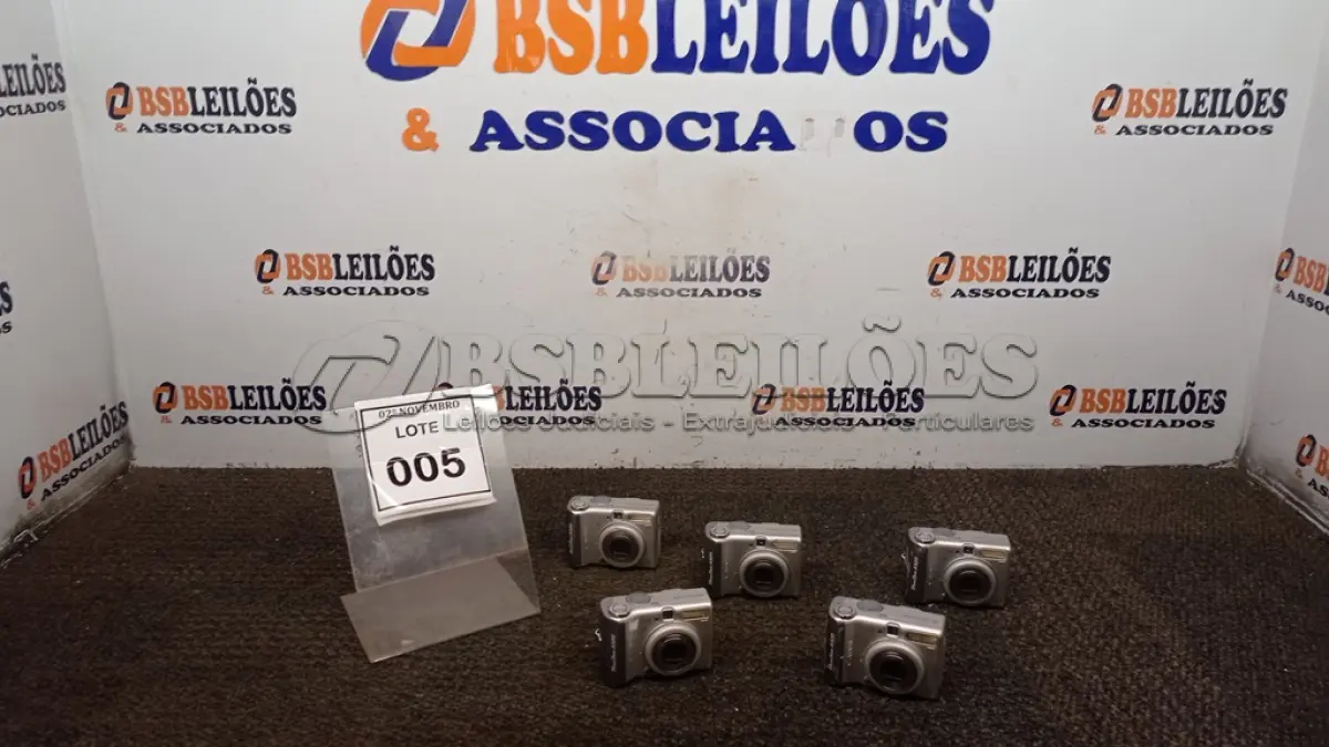 LOTE 005 - 05 CÂMERAS FOTOGRÁFICAS MODELO POWERSHOT A520 MARCA CANON (NO ESTADO) ATENÇÃO! FAZER A VISITAÇÃO ANTES DE ARREMATAR, NÃO SABEMOS SE FUNCIONA, LEILÃO NÃO TEM GARANTIA E NEM DEVOLUÇÃO, SUJEITO A POSSÍVEIS AVARIAS VISÍVEIS/OCULTAS E/OU AUSÊNCIA DE COMPONENTES.