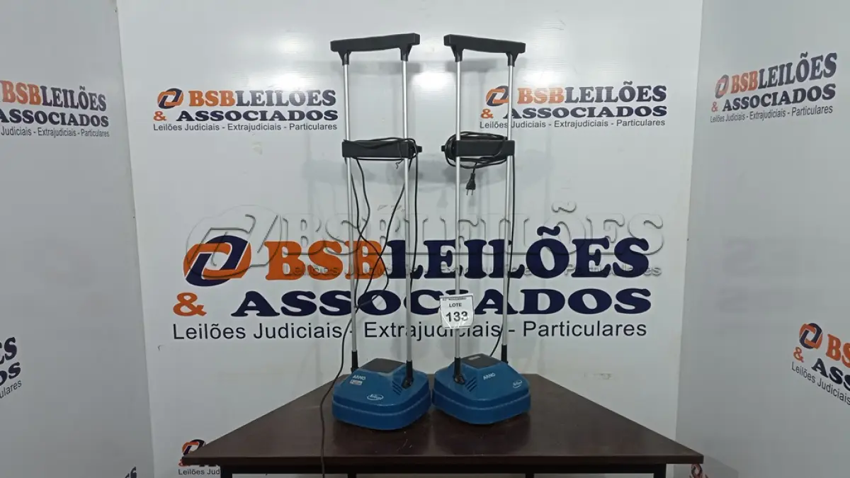 LOTE 133 - 02 ENCERADEIRAS ELÉTRICAS DOMÉSTICA MARCA ARNO. (NO ESTADO) ATENÇÃO! FAZER A VISITAÇÃO ANTES DE ARREMATAR, NÃO SABEMOS SE FUNCIONA, LEILÃO NÃO TEM GARANTIA E NEM DEVOLUÇÃO, SUJEITO A POSSÍVEIS AVARIAS VISÍVEIS/OCULTAS E/OU AUSÊNCIA DE COMPONENTES.