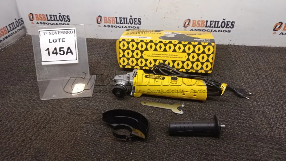 LOTE 145 - 01 ESMERILHADEIRA ANGULAR 850W 220V (PRODUTO NOVO). (NO ESTADO) ATENÇÃO! FAZER A VISITAÇÃO ANTES DE ARREMATAR, NÃO SABEMOS SE FUNCIONA, LEILÃO NÃO TEM GARANTIA E NEM DEVOLUÇÃO, SUJEITO A POSSÍVEIS AVARIAS VISÍVEIS/OCULTAS E/OU AUSÊNCIA DE COMPONENTES.